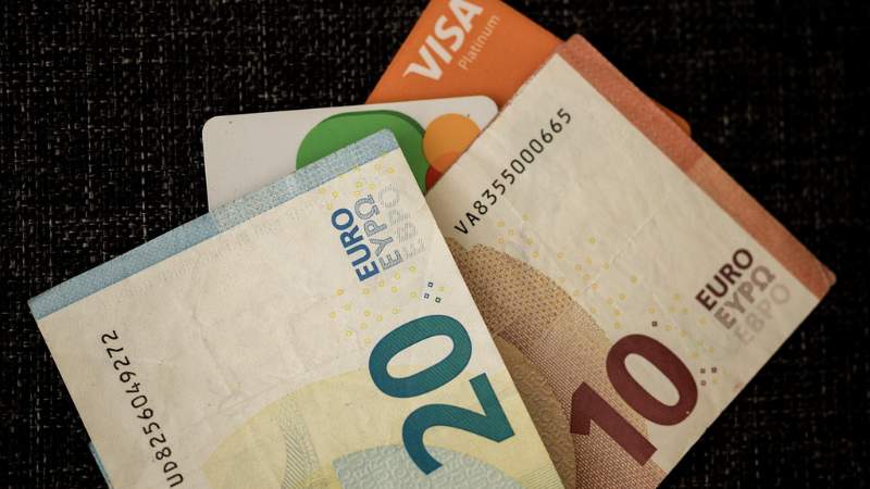 Contrataciones y subvenciones